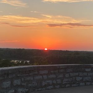 Meet your Posher, Avery